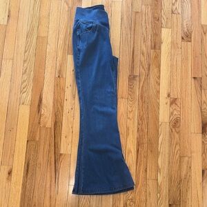 HALARA Flared Jeans in Dark Blue Denim